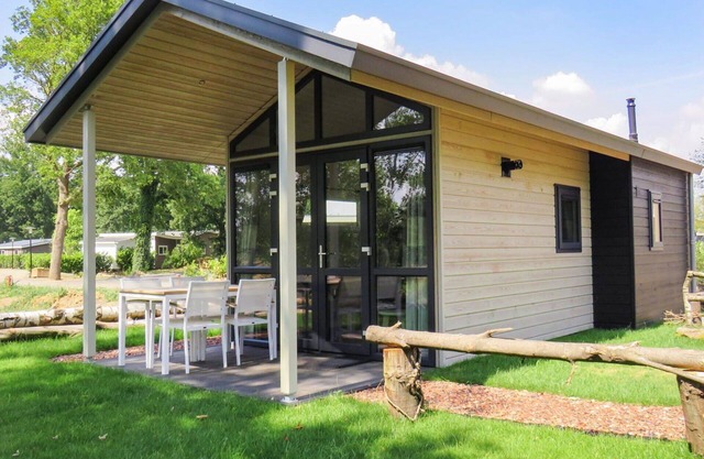 Preciosa casa de vacaciones privada para 4 personas con WIFI, piscina, TV, terraza y aparcamiento