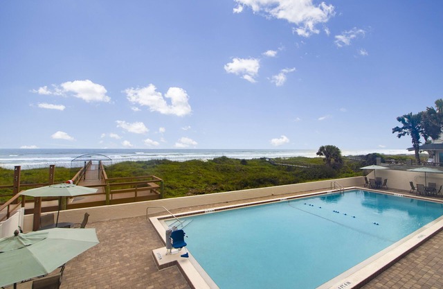 Wonderful updated oceanfront 1 bedroom condo!