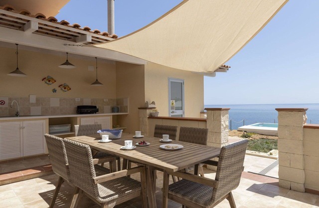 Preciosa casa de vacaciones con WIFI, piscina privada, A/C, TV, terraza y aparcamiento