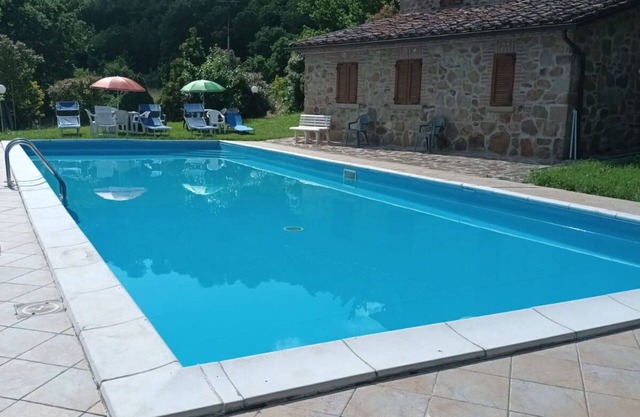 Estupenda casa de vacaciones para 7 personas con piscina, WIFI y aparcamiento