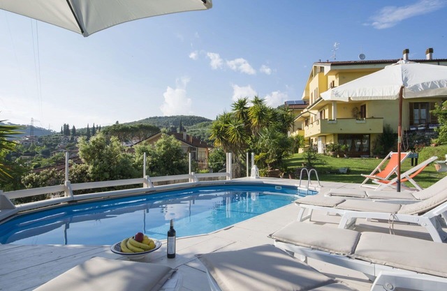 Casa de vacaciones con WIFI, piscina privada, TV, terraza, aparcamiento, cerca de Viareggio