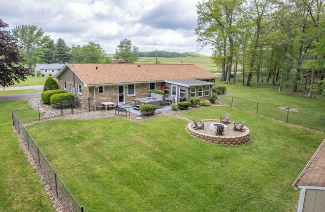 Wooded Escape w/ Hot Tub & Game Room