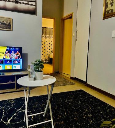 Woodland Suites with Airport Shuttle