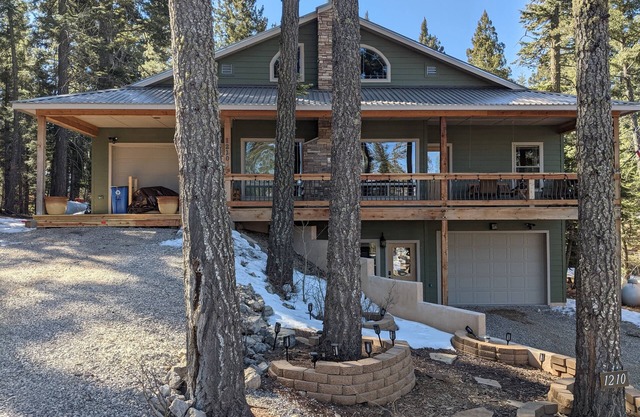 Woodlands Chalet Forest, Luxury, Parking, Bedrooms w/ Ensuite Bathrooms, CLEAN