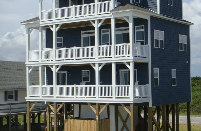 ¡Guauu! ¡Casa de playa de 5 habitaciones con elevador y acceso privado a la playa! ¡Fabuloso!