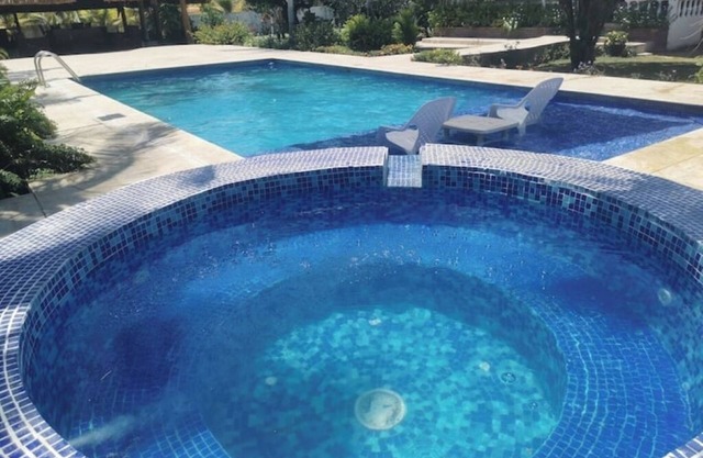 Piscina jacuzzi y bohio X-LARGE