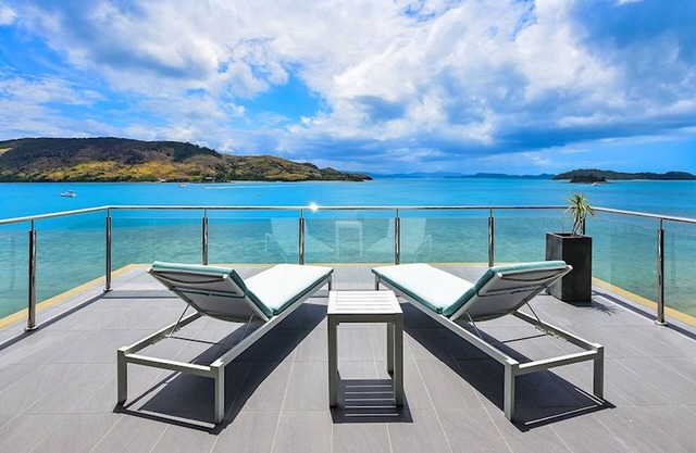 Impresionante Yacht Club Villa 20