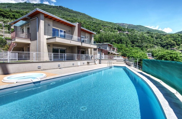 Apartamento en Gera Lario con 2 habitaciones, capacidad 6