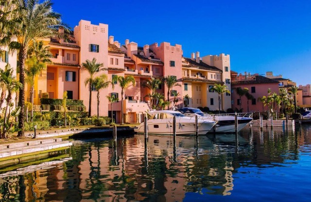 YOLO Spaces - Sotogrande Marina Luxury Apartment