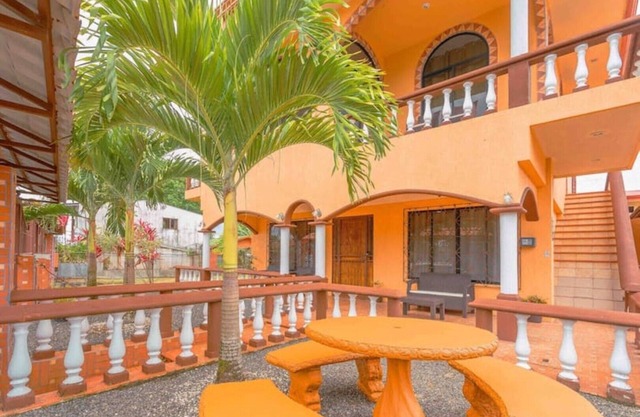 ★YOLO VILLA OF EXPERIENCES★ BEST VALUE & COZY★