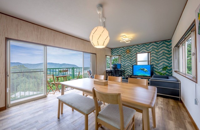 You can see Usami Long Beach from the living room / Ito Shizuoka