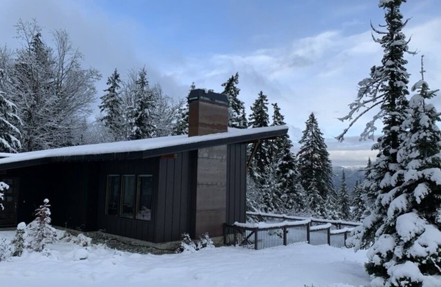 Your All-Season Haven: Luxury Meets Adventure in Nature's Playground