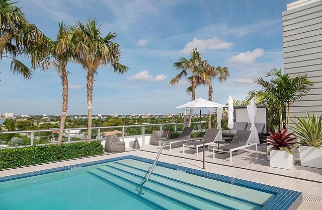 Your Home Away From Home! Spacious Room w/ Balcony! Near Oleta River State Park