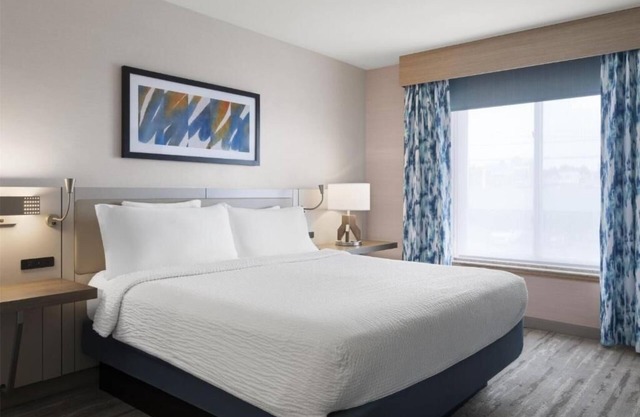 Your Home Away from Home! Pets Allowed, Indoor Pool, Free Parking, Free Shuttle!