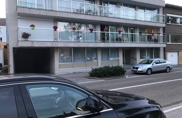 APARTAMENTO 3 DEL AEROPUERTO DE ZAVENTEM BRUSELAS (15 minutos a pie del aeropuerto: LAKESIDE; CITYBUS