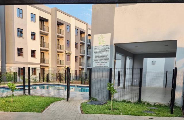 Zenith Retreat - Modern, Secure 2BR w/ Pool
