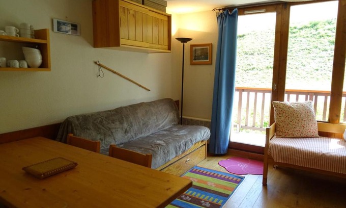 Vallandry Apartamento | À 50m des remontées mécaniques: 2 pièces avec terrasse, lave-linge, TV, et casier à skis - FR-1-411-528