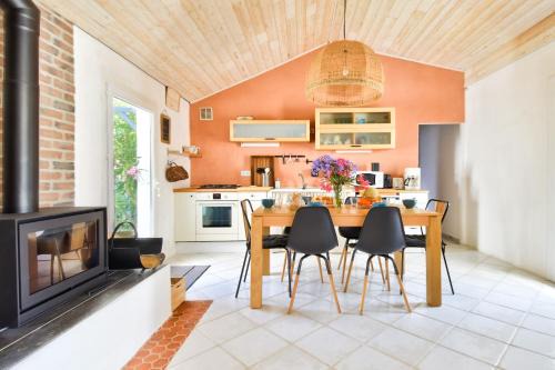 L'Epine Casa | À 800 m de la mer, jolie maison avec jardin pour 7