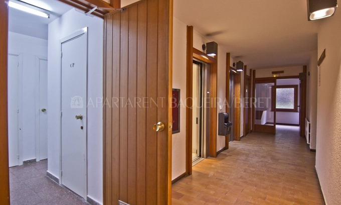 Baqueira Apartamento | Àneu - Edificio Bonaigua