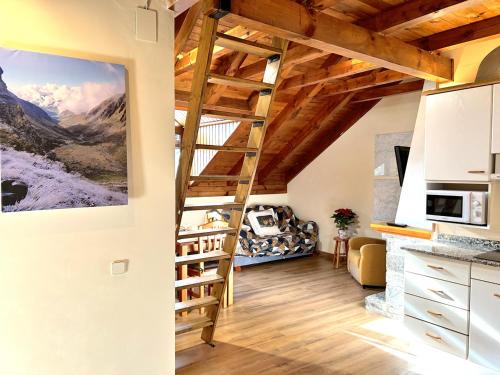 Esterri D'Aneu Apartamento | Àtic lluminós al centre d’Esterri d'Àneu by RURAL D'ÀNEU