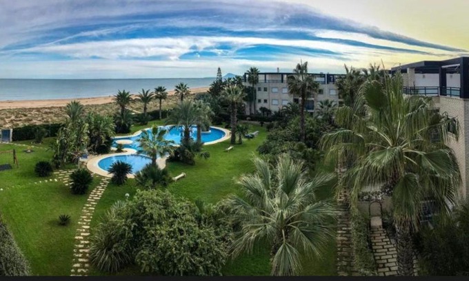 Xeraco Apartamento | Ático 1ª línea con salida a playa