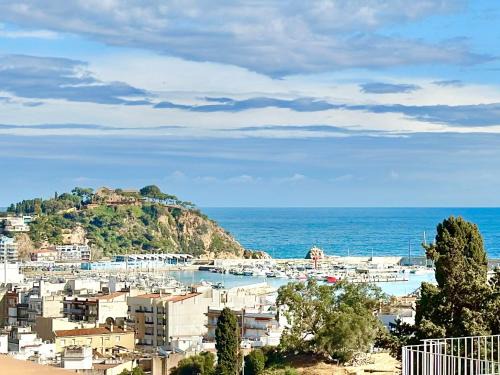 Blanes Apartamento | Ático con Vistas al Mar a un Paso del Centro