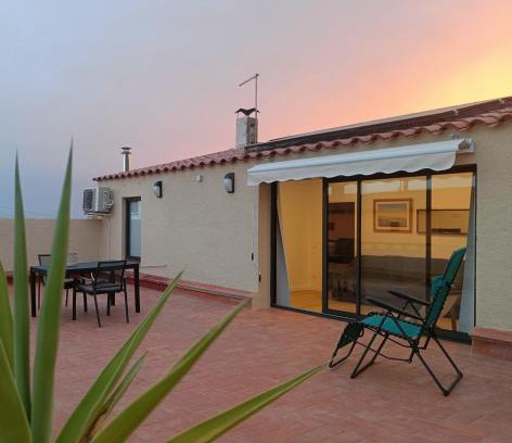 Palau-Saverdera Apartamento | Ático relax con gran terraza y vistas a la Costa Brava