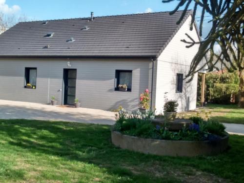 Saint-Martin-d'Ecublei Casa | Écogîte confortable avec jardin clos, adapté PMR, proche de la forêt et de L'Aigle, jusqu'à 8 pers. - FR-1-497-23