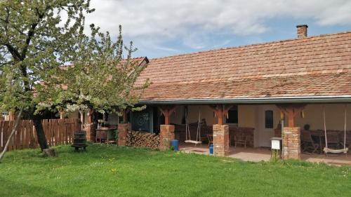 Lakhegy Apartamento | Öregház vendégház