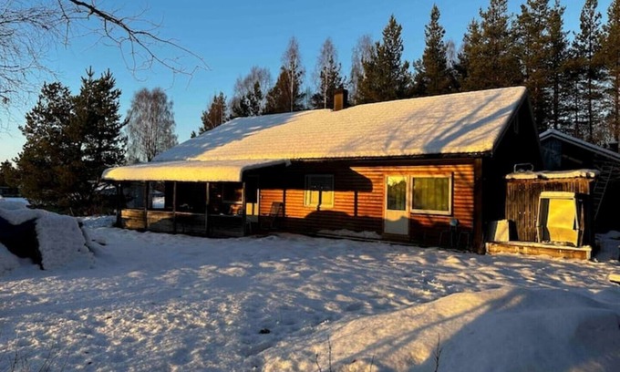 Ostavall Casa | Östavall, Skogsvägen 20. Bungalow