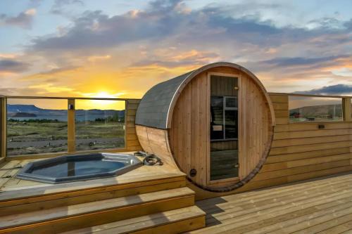 Veidilundur Apartamento | Þingvallavatn Hot Tub Sauna 2024 Built Cabin