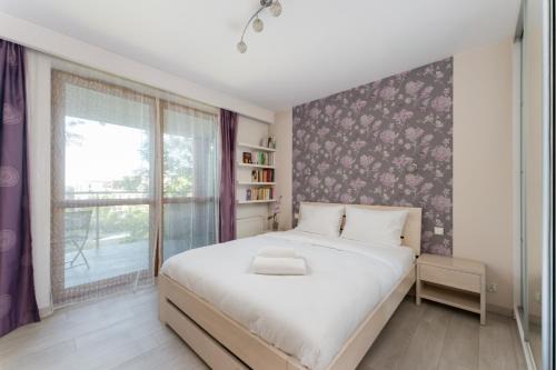 Lagiewniki Apartamento | Łagiewniki Homely Apartment by BookingHost