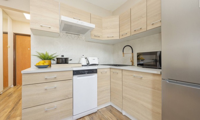 Zoliborz Apartamento | Żoliborz Modern 8th Floor by Renters