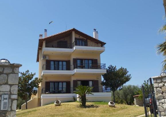 Aigio Casa | κτήμα ΝΟΣΤΟΣ