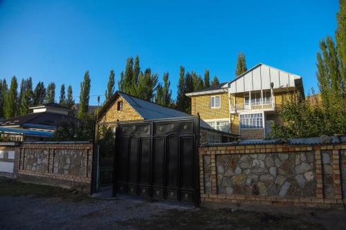Osh Region Cama Y Desayuno | Алай