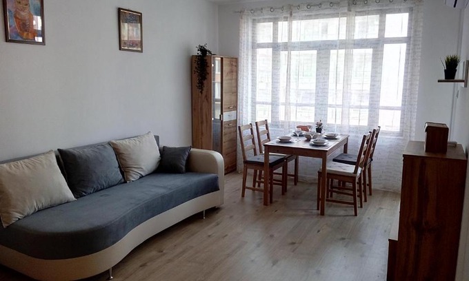 Pomorie Apartamento | Апартамент Арина