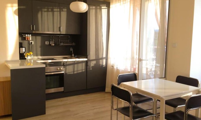 Sofia Apartamento | Апартамент до парк и метро