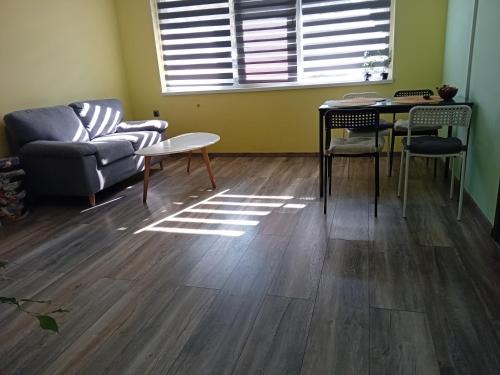 Dobrich Apartamento | Апартамент Рая 2