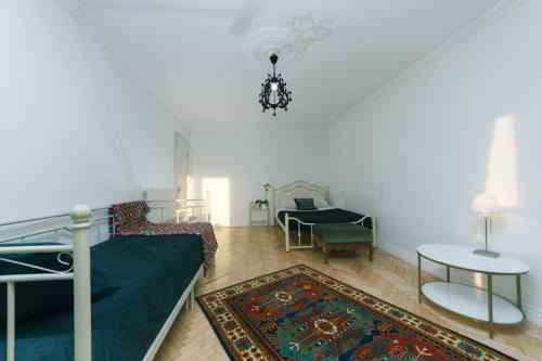 Kyiv Apartamento | Белые апартаменты на Жилянской