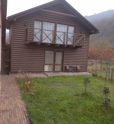 Rakhiv Casa | Будинок