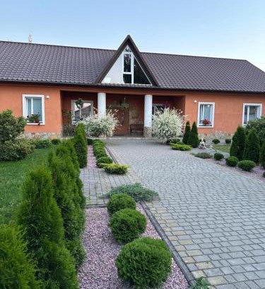 Volyn Oblast Casa | Білий птах
