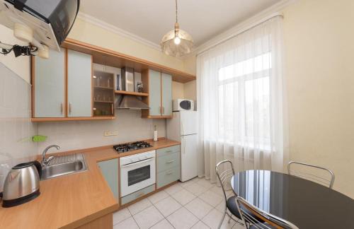 Lypky Apartamento | Видовая квартира на улице Крещатик.