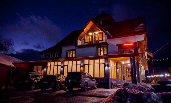 Polyanytsya Hotel | Гуцульська світлиця