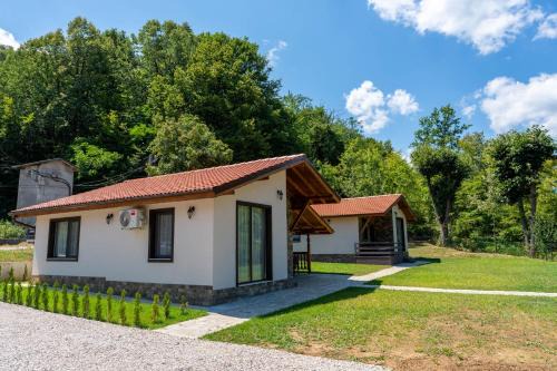 Beli Osum Villa | Двете къщи село Бели осъм