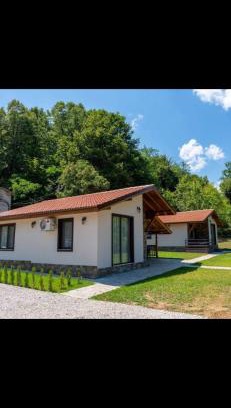 Beli Osum Villa | Двете къщи с Бели осъм