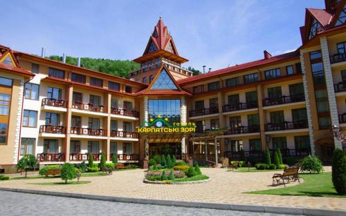 Yaremche Hotel | Карпатські зорі SPAhotel