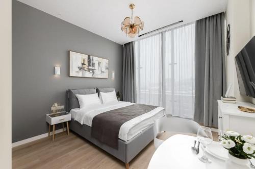 Darnyckyj Apartamento | Квартира з вікнами на озеро