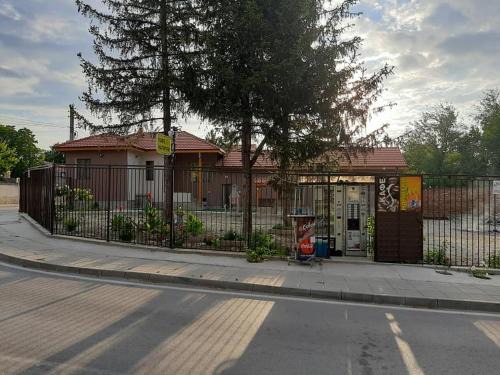 Dolna Mitropoliya Casa | Квартири ЦЕНТРАЛ