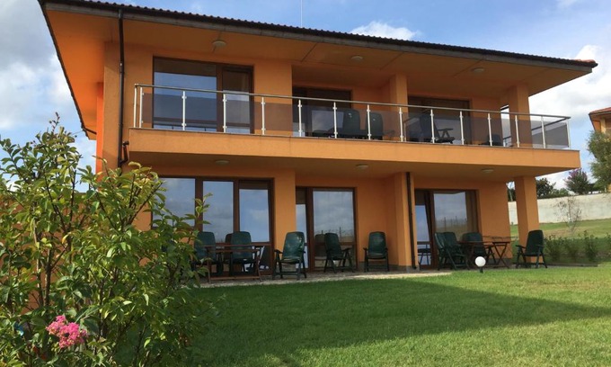 Sinemoretz Casa | къща за гости Албиция