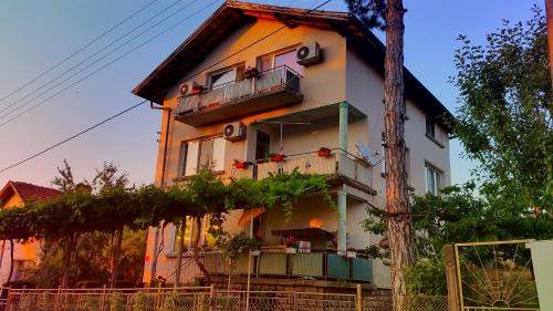 Varshets Casa | Къща за гости Йонкин Вършец
